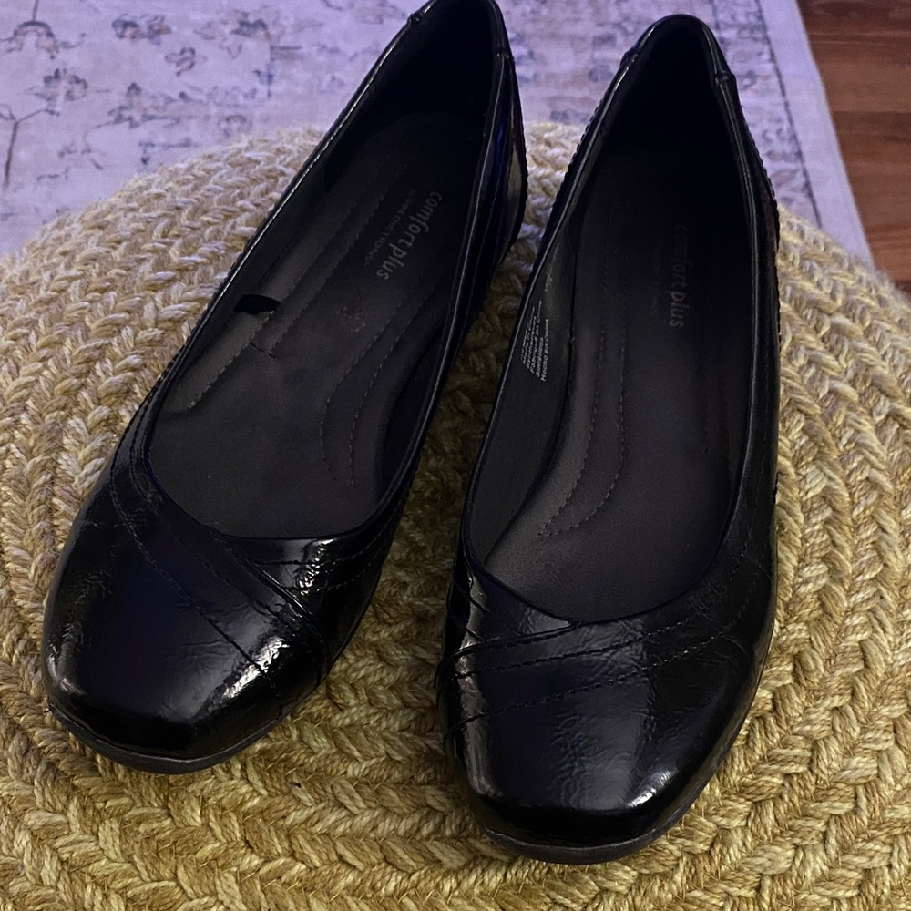 Comfort Plus by Predictions Women's Glossy Black Loafers